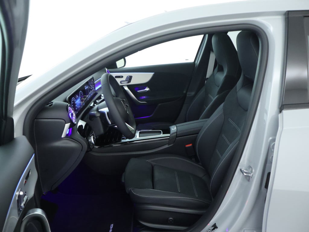 Mercedes-Benz A-Klasse 180 business solution amg | nightpakket | parkeerpak