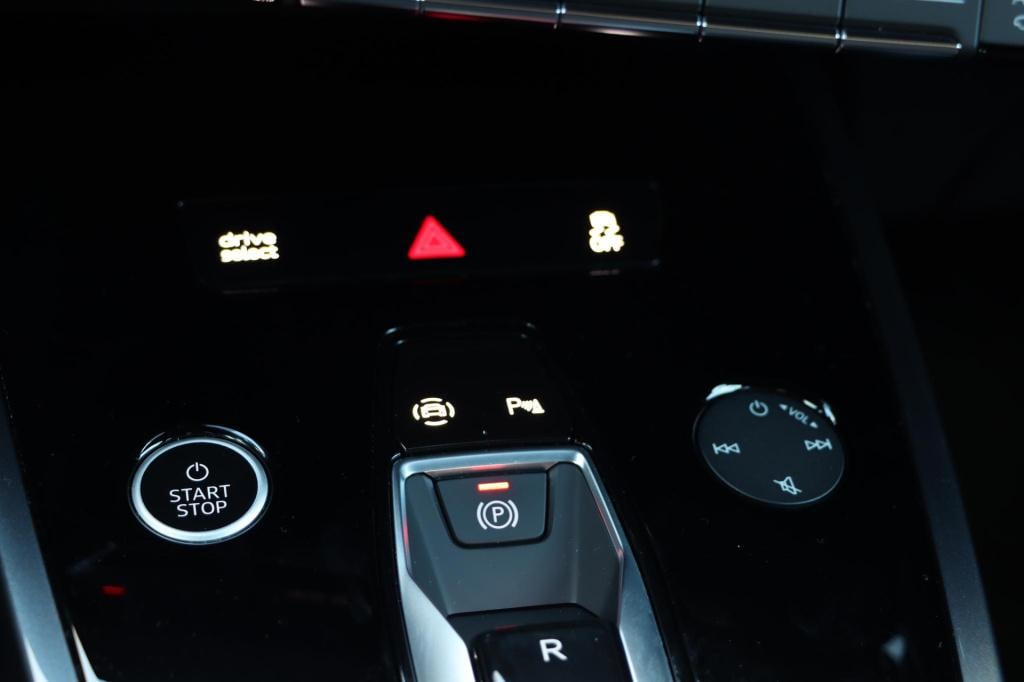 Audi Q4 E-tron 45 s edition 82 kwh 286pk | soh 93,9% |