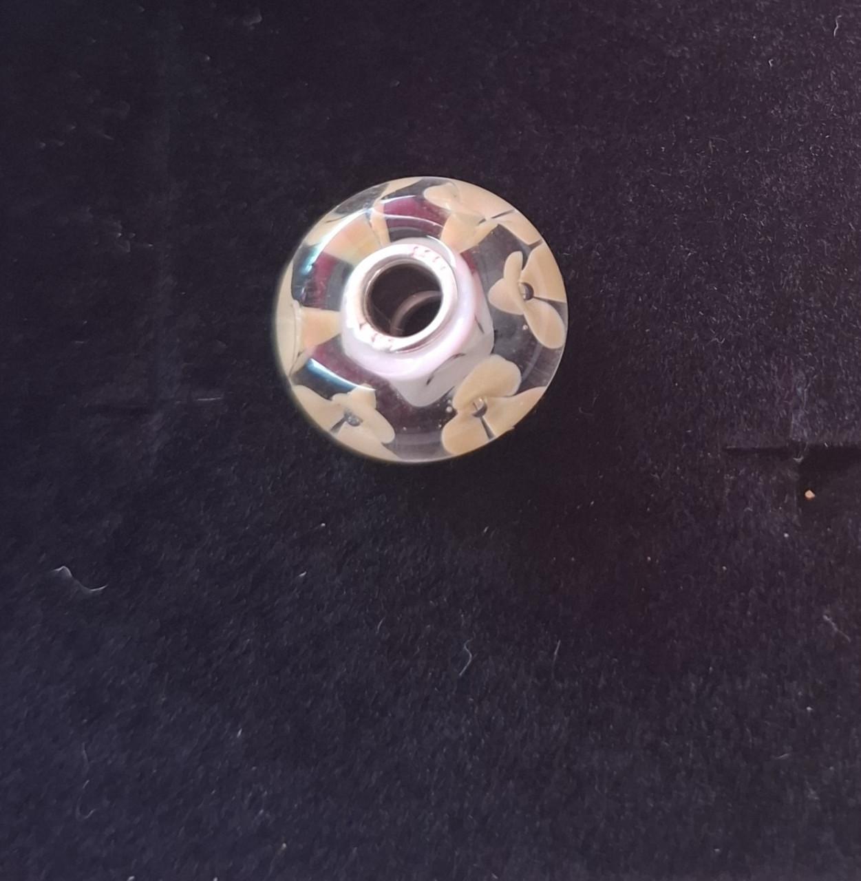 Twee mooie nieuwe glas bedels Trollbeads