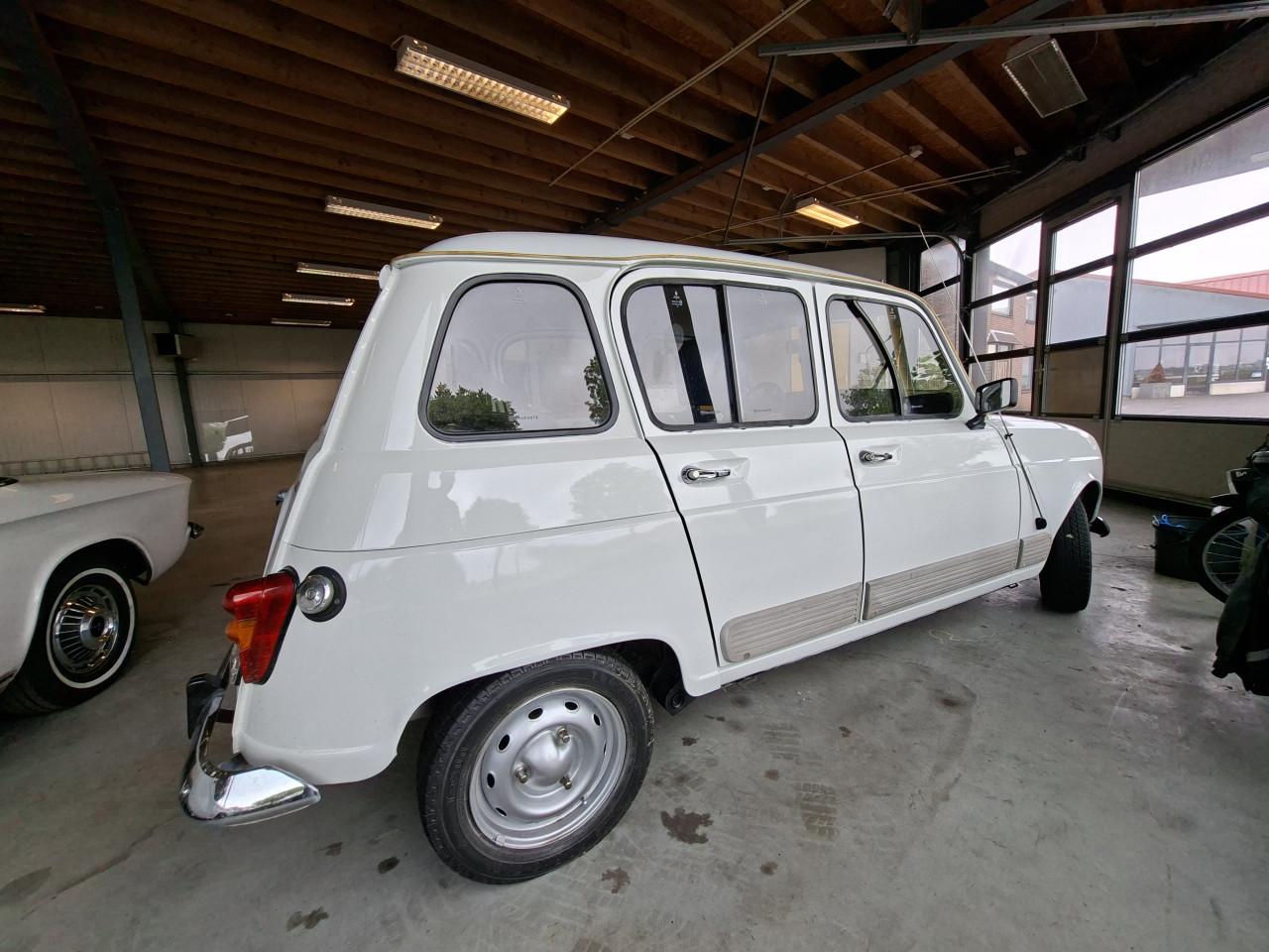 Renault 4