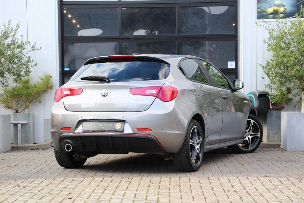 Alfa Romeo Giulietta 1.4 turbo multiair veloce tct - navi - cruise - uconne