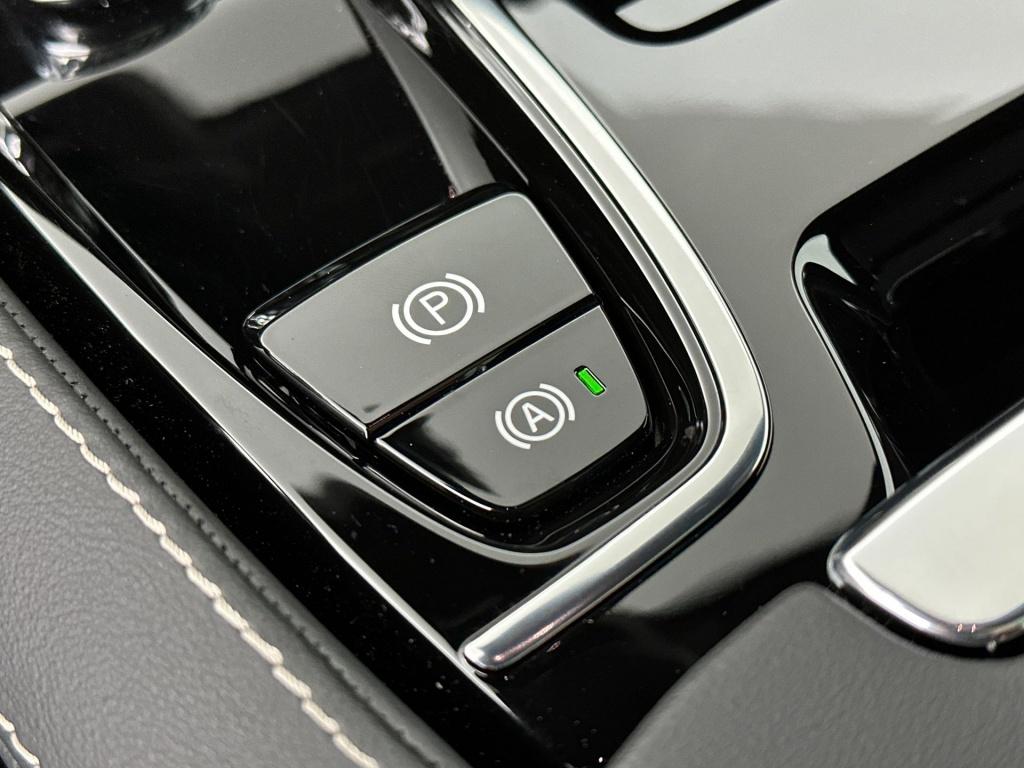 Volvo V60 t8 455pk recharge ultra dark| panodak| 360camera| stylingpack| a