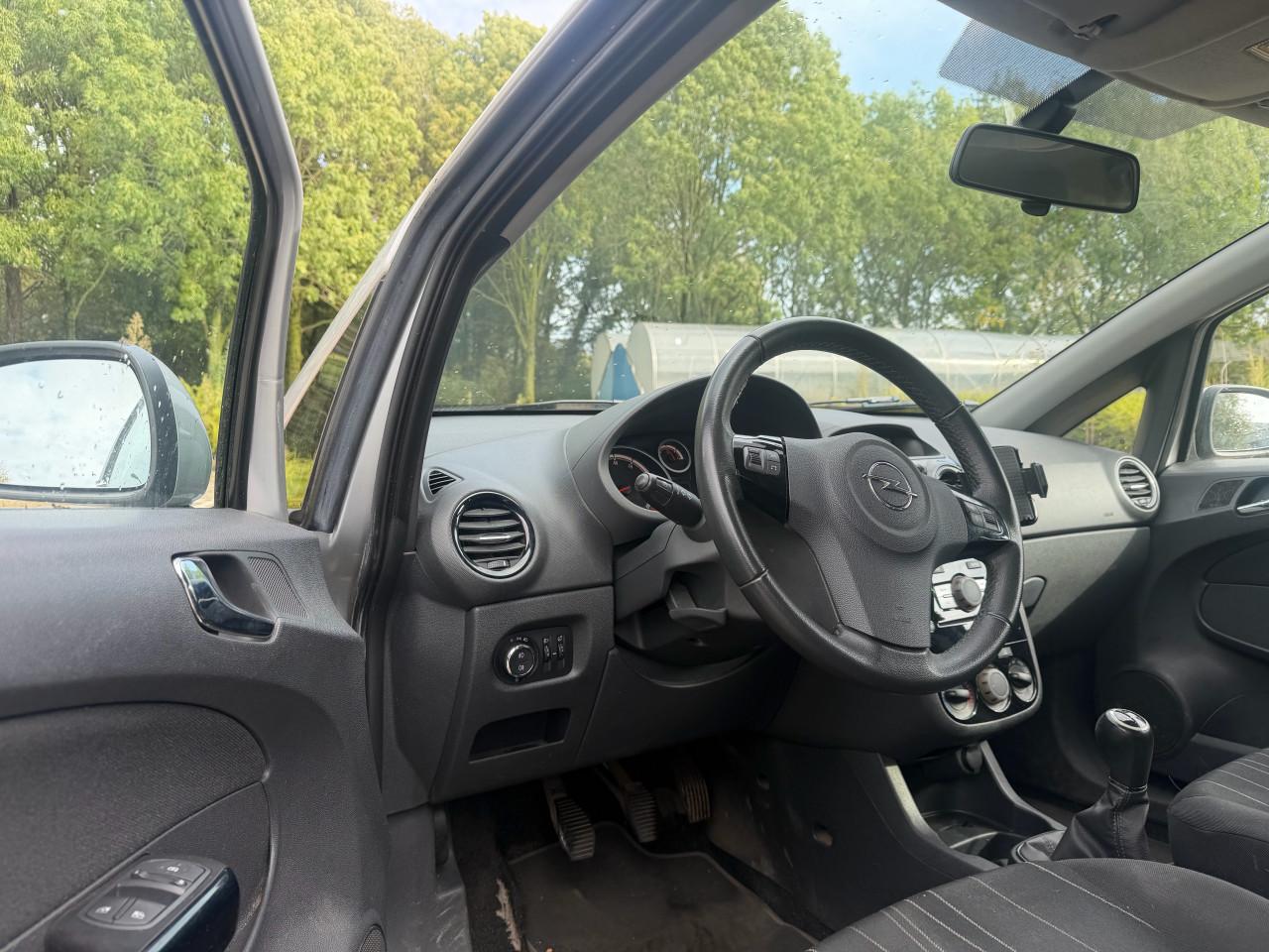 Opel Corsa 1.2 Edition | 5 DRS | Airco| Trekhaak | Apk | Nap | Elektr ramen