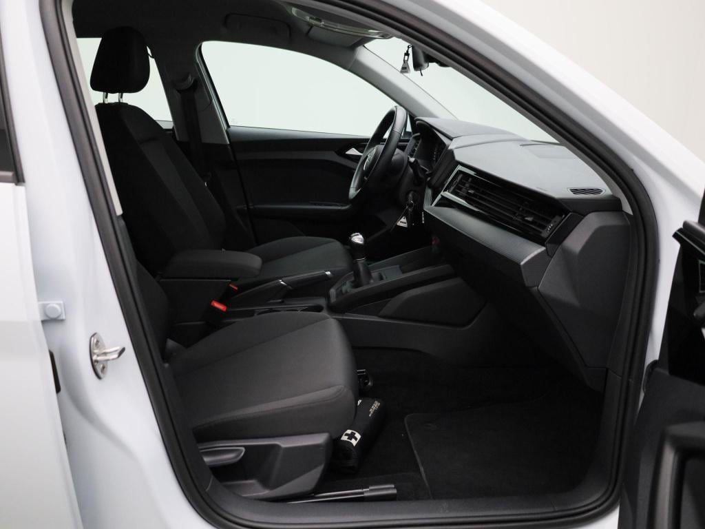 Audi A1 Sportback 1.0 25 tfsi 70kw attraction | virtual cockpit | apple car