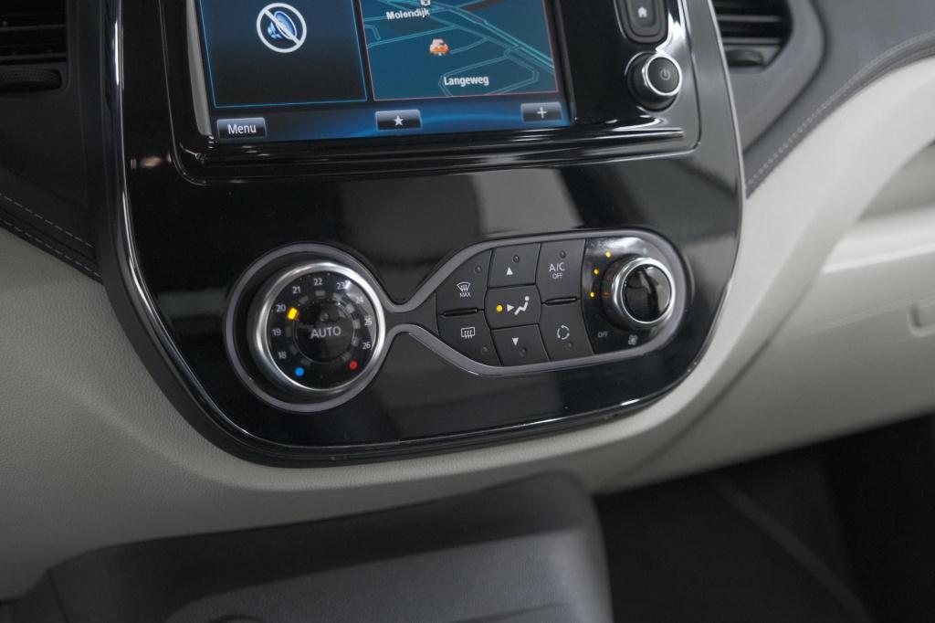 Renault Captur tce 120 edc initiale paris | camera | dodehoekdetectie | pan