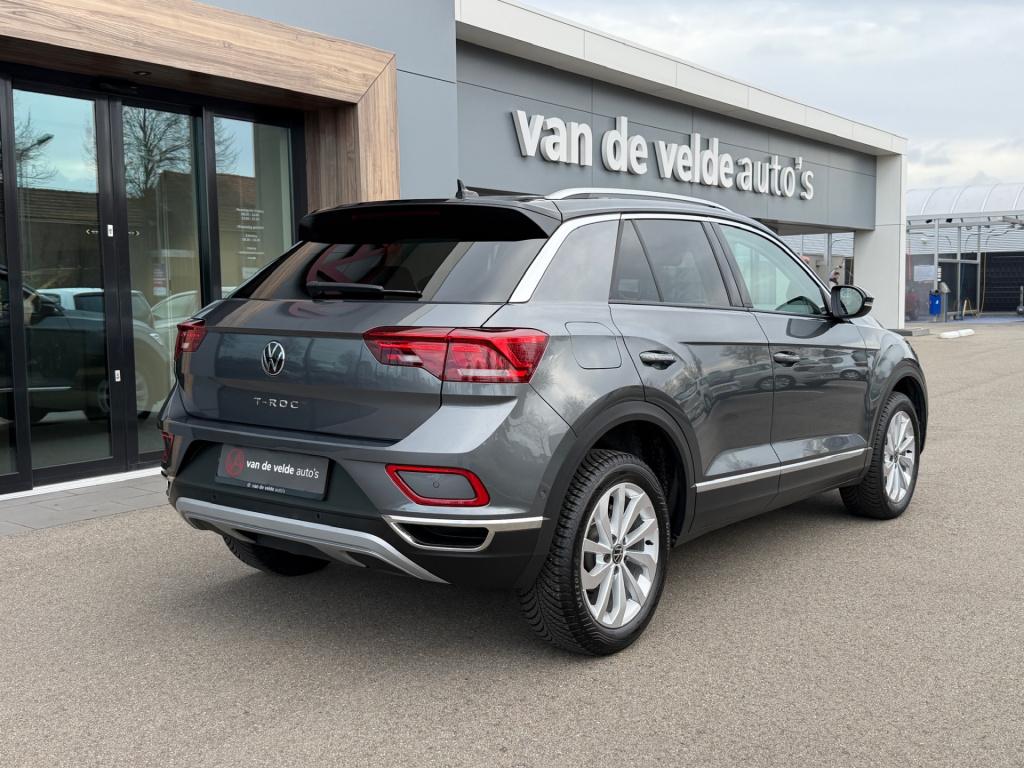 Volkswagen T-roc 1.5 tsi 150pk dsg style | trekhaak | navi | iq light | ada
