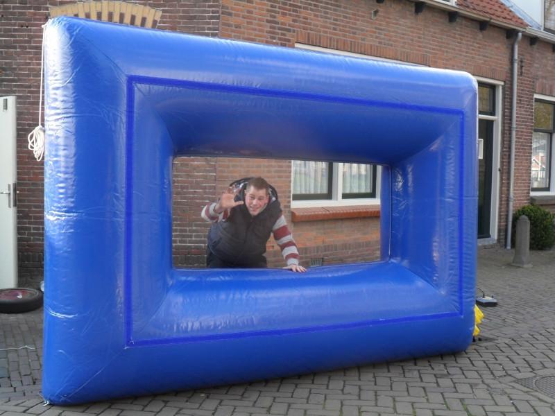 Div, Kinderspelen en attracties te huur.-