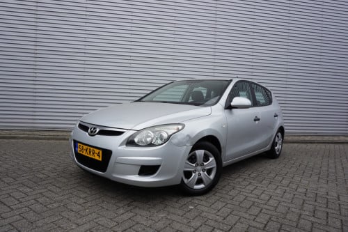 Hyundai I 30 1.4i active cool airco / elektr. ramen / parkeers. / cruise / 