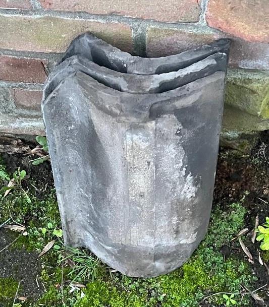 Mooie oude blauwe en rode Oude Holle/Boomse pannen