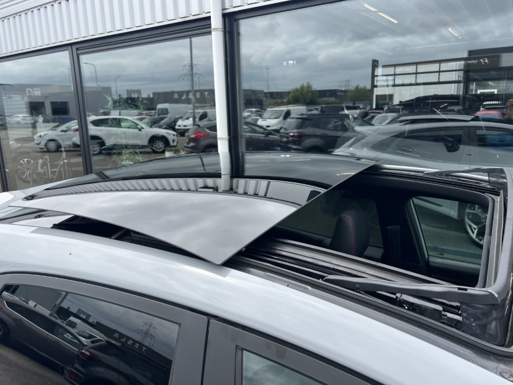 Ford Puma 1.0i ecoboost hybrid 155pk st-line x , panodak