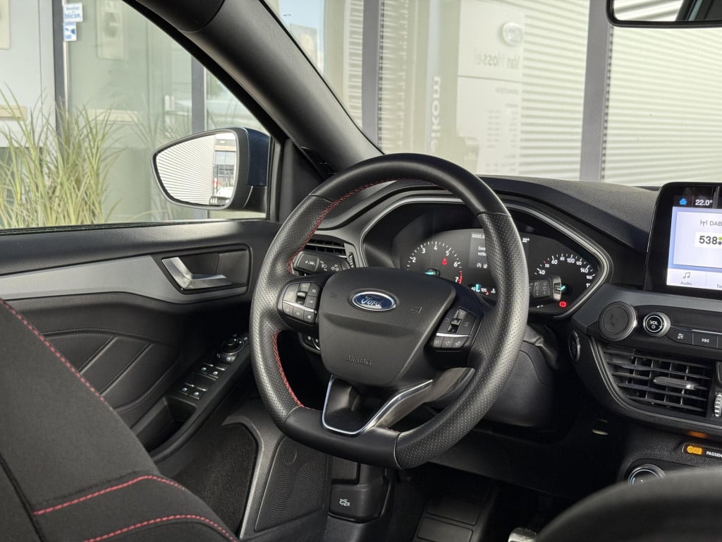 Ford Focus wagon 1.0 ecoboost hybrid st line style 17'' lmv | trekhaak | ke