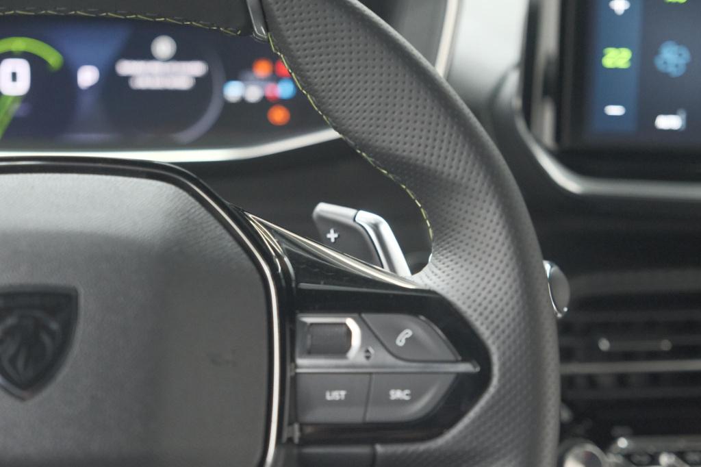 Peugeot 2008 puretech 130 eat8 gt | 360 camera | stoelmassage | adaptieve c