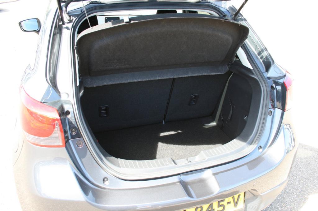Mazda 2 1.5 skyactiv-g gt-m line / pdc / stoelverwarming / navi