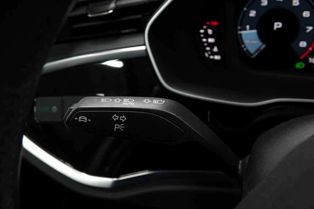 Audi Q3 35 tfsi | acc | carplay | pdc |