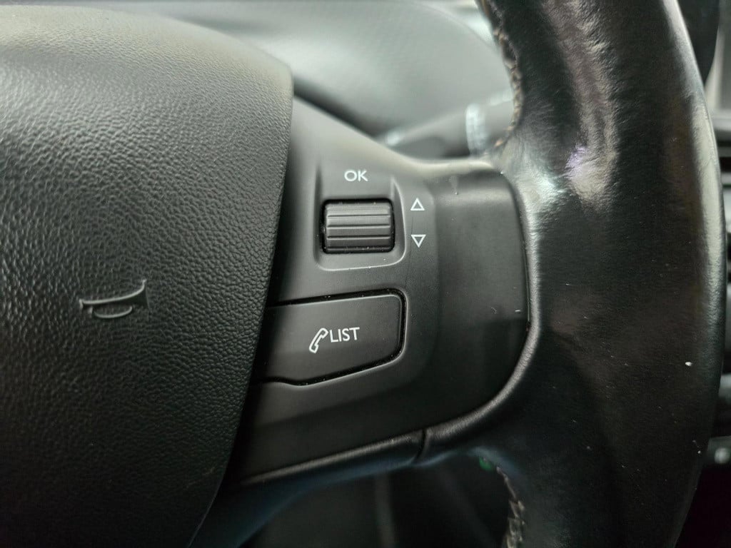 Peugeot 208 occasion 1.2 puretech allure met carplay en cruisecontrol | twe