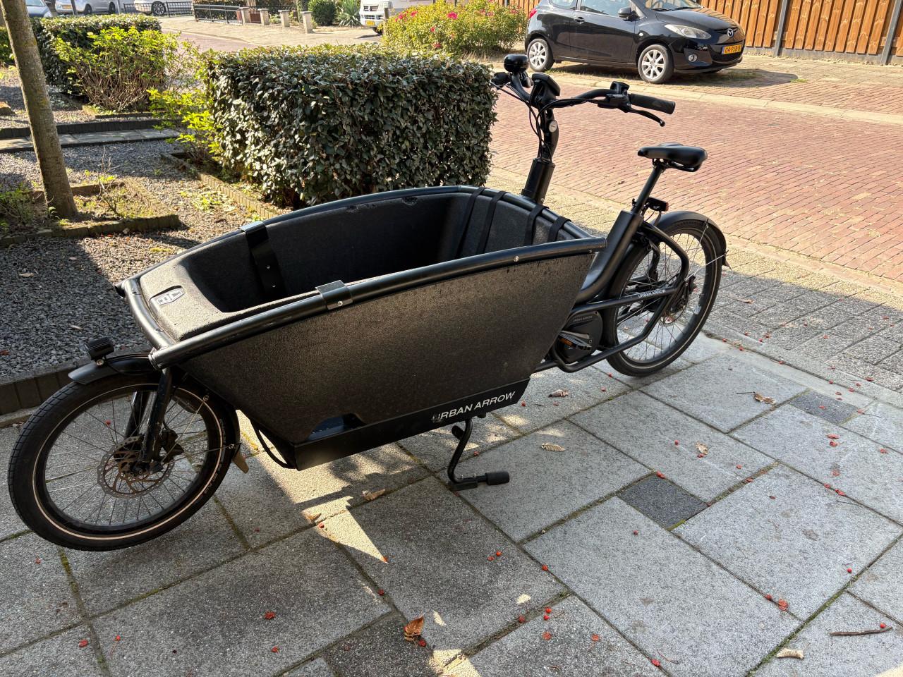 Urban Arrow bakfiets 2021 – inclusief huif – €2.450