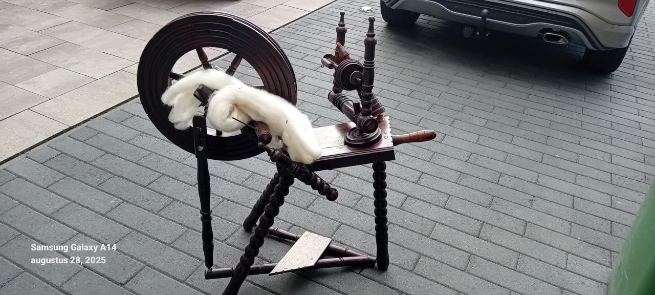Antiek spinnewiel