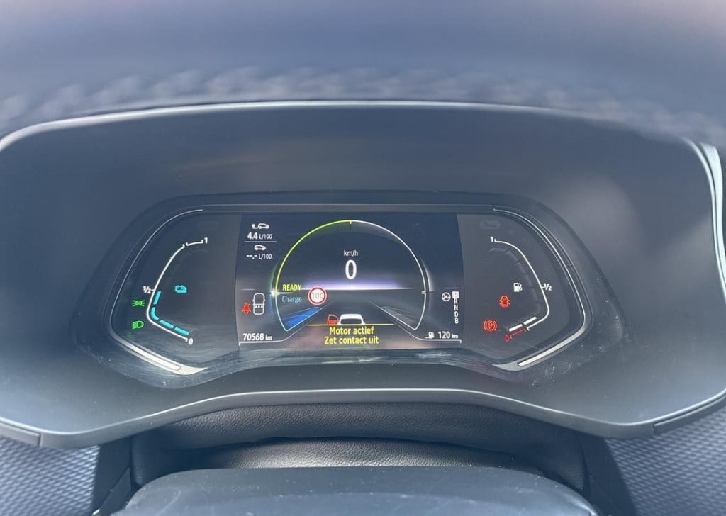 Renault Arkana 1.6 e-tech hybrid 145 zen