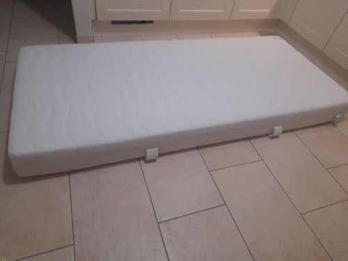 Mooi schoon net matras 90 x 200 x 18cm dik (z.g.a.n.)