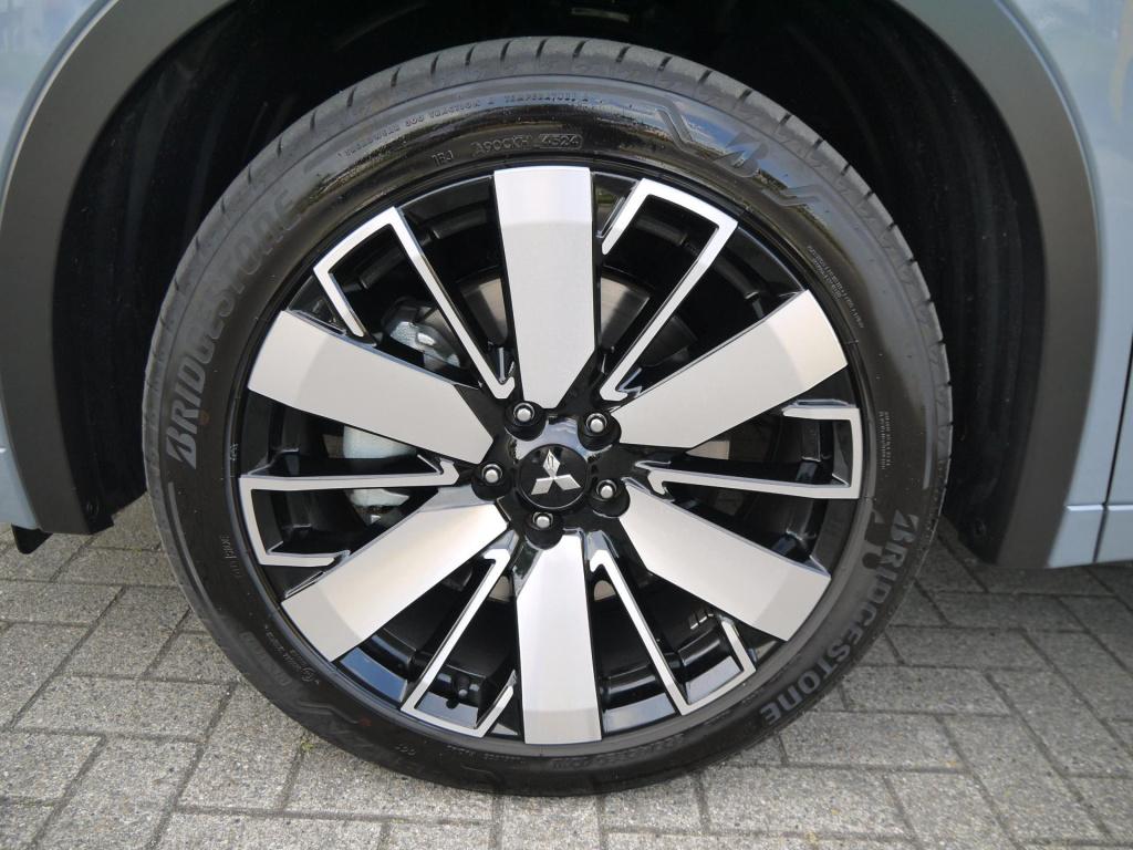 Mitsubishi Outlander 2.4 phev instyle+