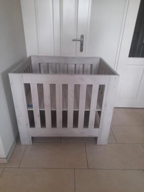 TWF Box ( in goede staat ) in hoogte verstelbaar!  Eventueel met boxkleed