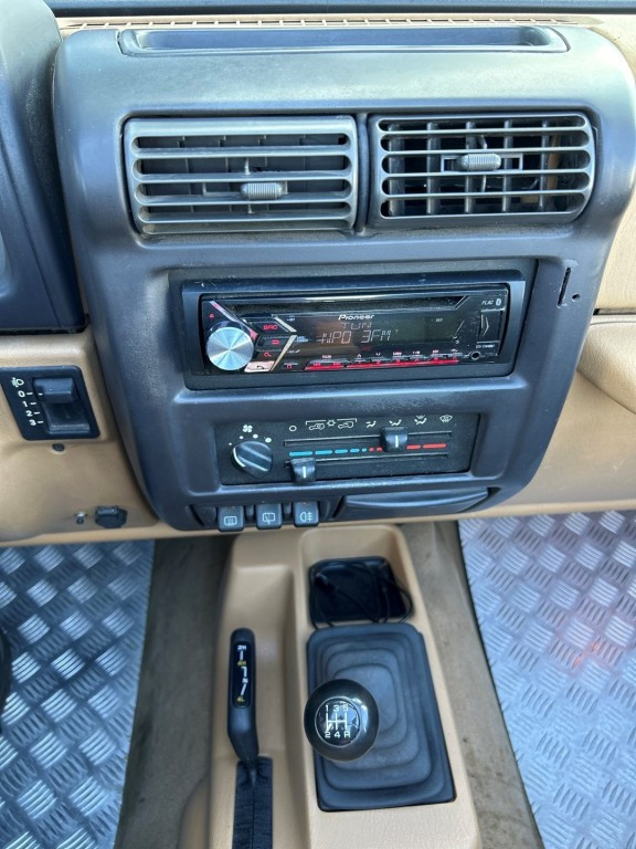 Jeep Wrangler sahara edition