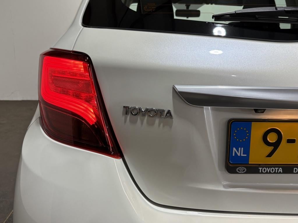 Toyota Yaris 1.5 hybrid lease