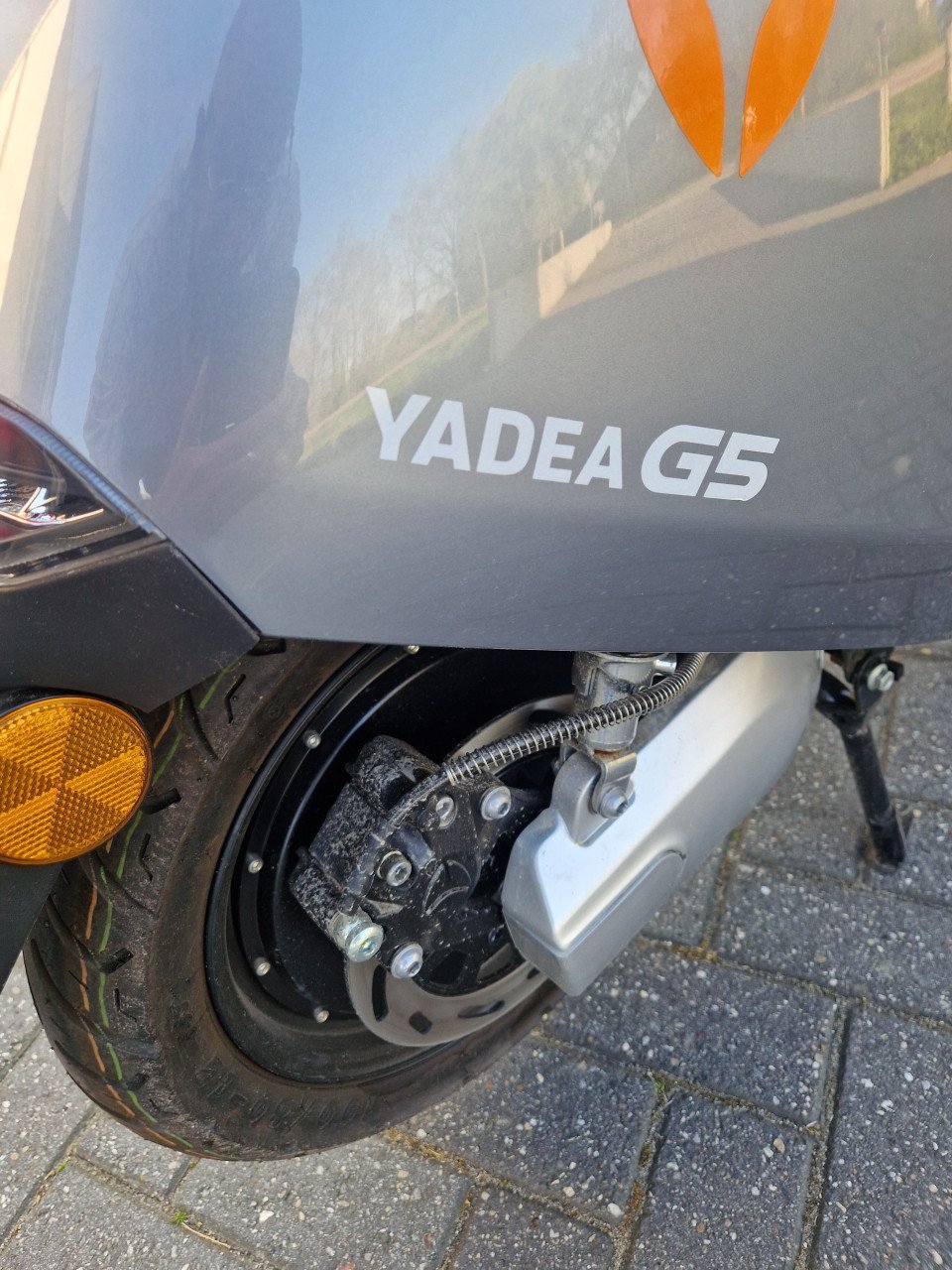 Yadea G5 Elek. Scooter 25 km/u Type Max 34 km/u. Teller 232 km