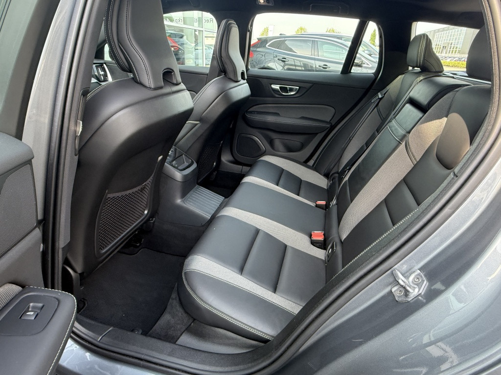 Volvo V60 t6 340pk recharge r-design| panodak| adap.cruise| trekhaak| stan