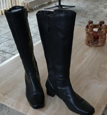 Zwarte leren laarzen