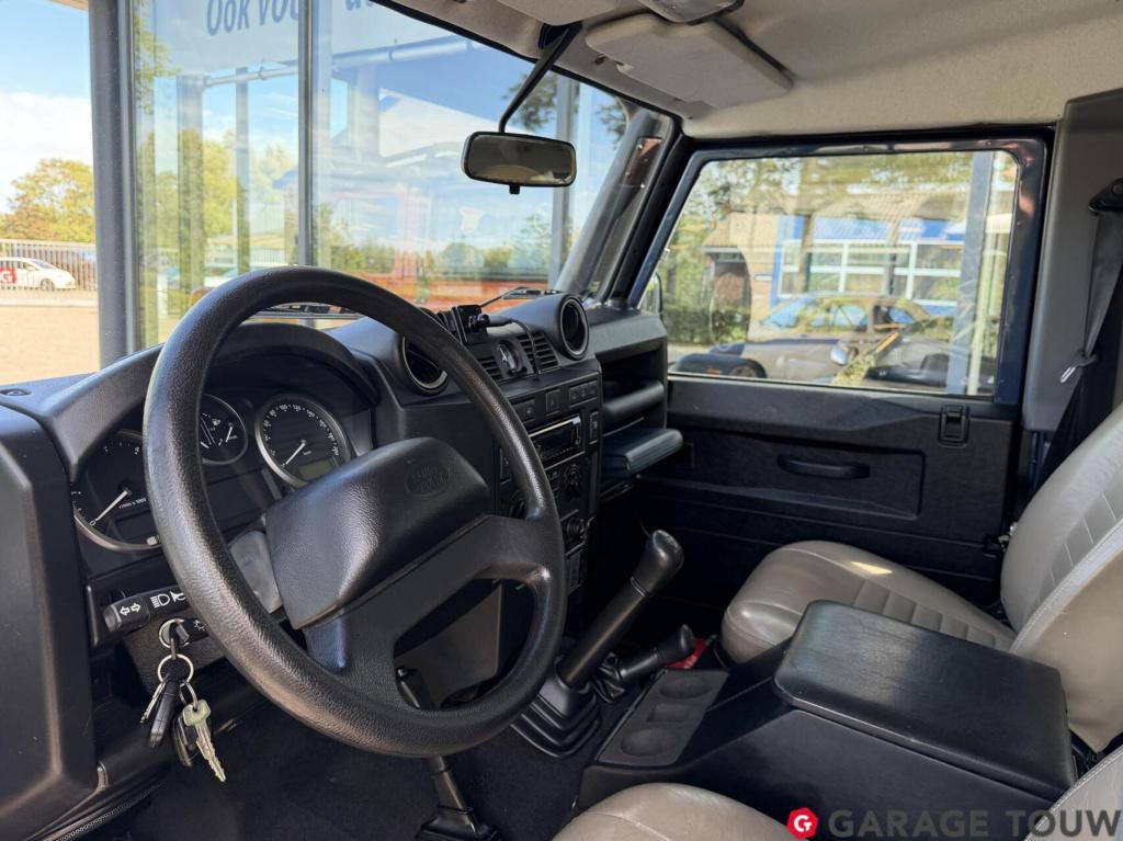 Land Rover Defender 2.4 td 90 sw se