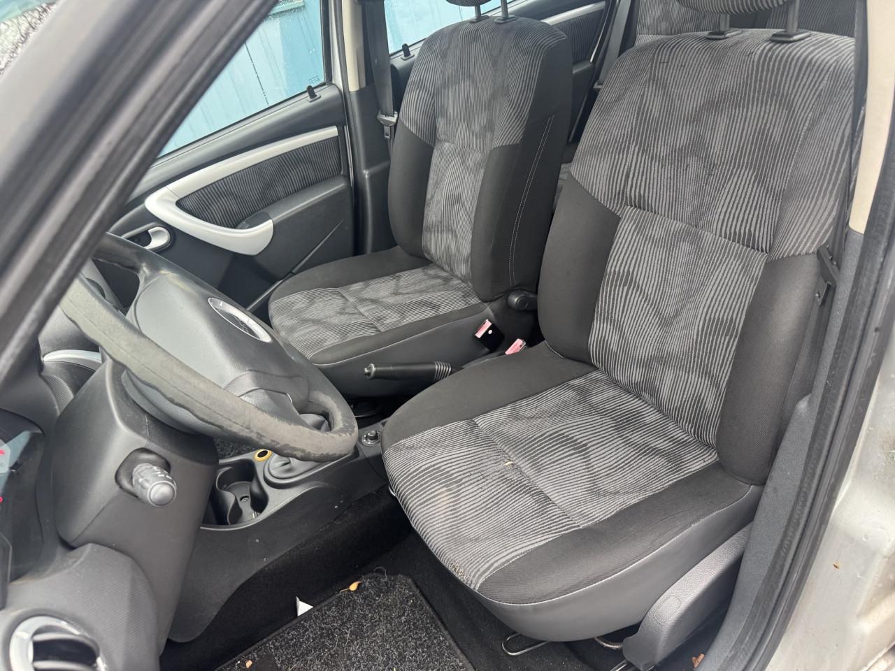 Dacia Sandero 1.2 16v 2010