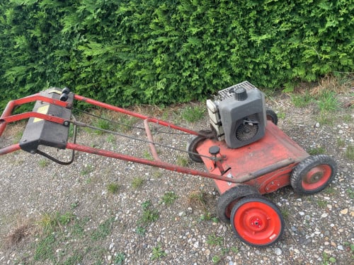 Verticuteer machine