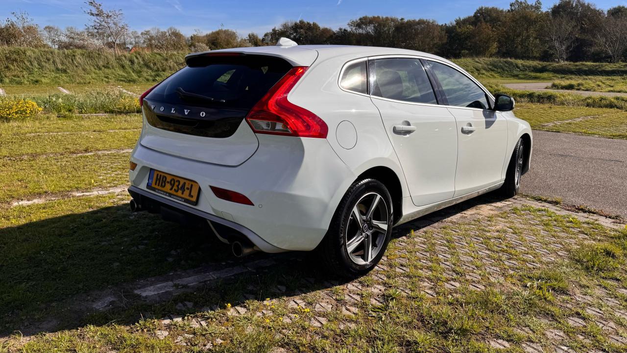 Volvo V40 2.0 D2 2015 Wit R-Design NL Auto Afn Trekhaak