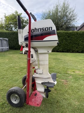 Johnson 8pk buitenboordmotor – Betrouwbare kracht op het water!