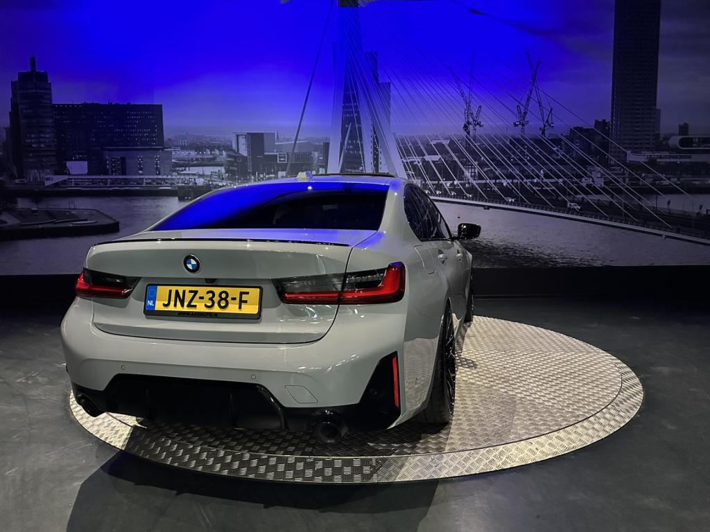 BMW 3-serie 330i m-sport *competitionstoelen*schuifdak*m-sport pro*