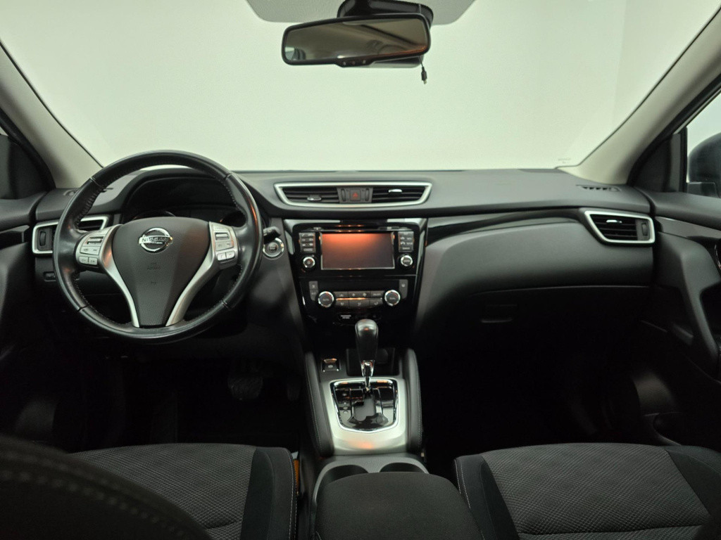 Nissan Qashqai occasion automaat 1.2 connect edition met parkeercamera en p