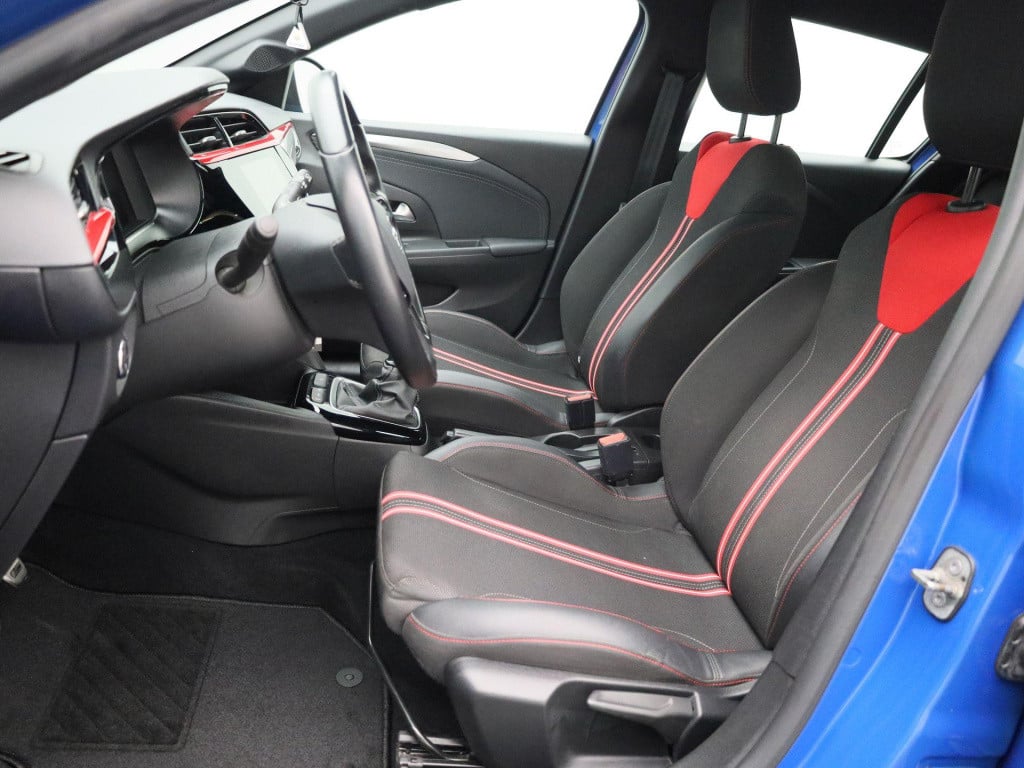 Opel Corsa 1.2 gs line | lmv | parkeer sensoren | half leder | dab | camera