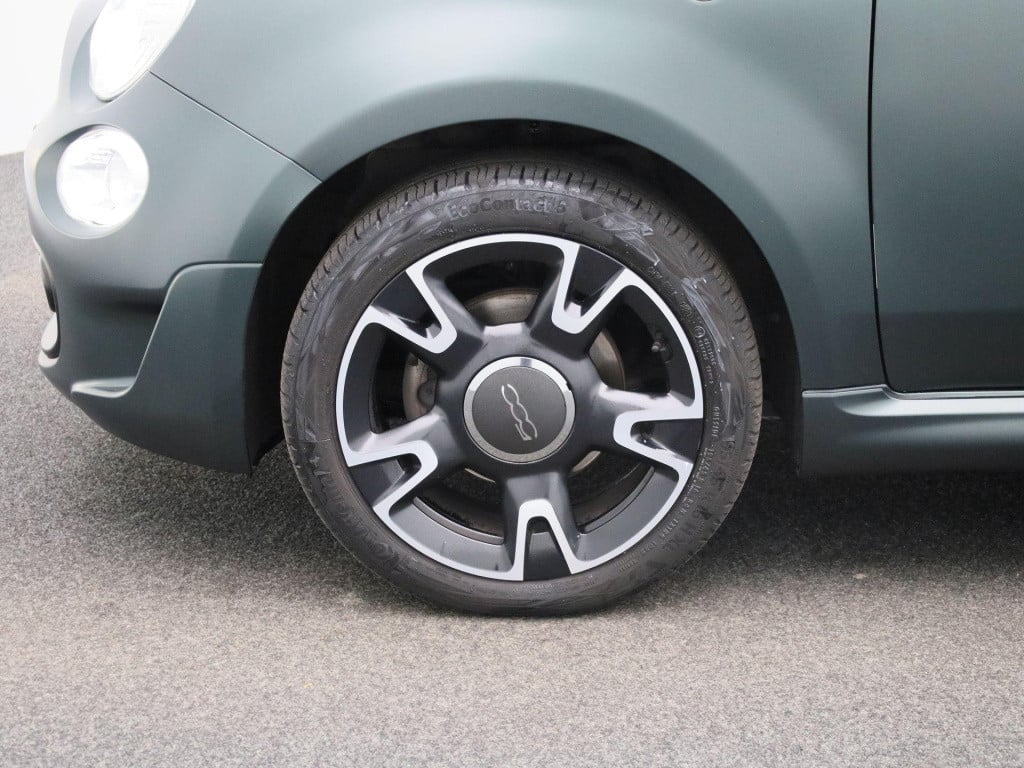 Fiat 500 C 1.0 hybrid rockstar | navigatie | climate control | side-skirts 