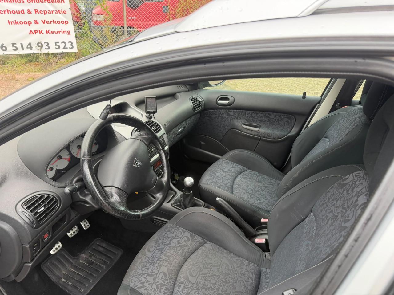 Peugeot  206 bj 2005  1000 euro