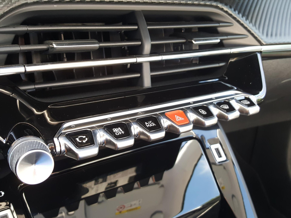 Peugeot 208 allure 1.2 pt-100pk navigatie | apple carplay & android auto | 