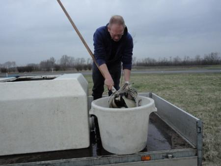 Sportvissers voor € 17,50 een jaarvergunning voor 2 hengels 3hengels €25,00