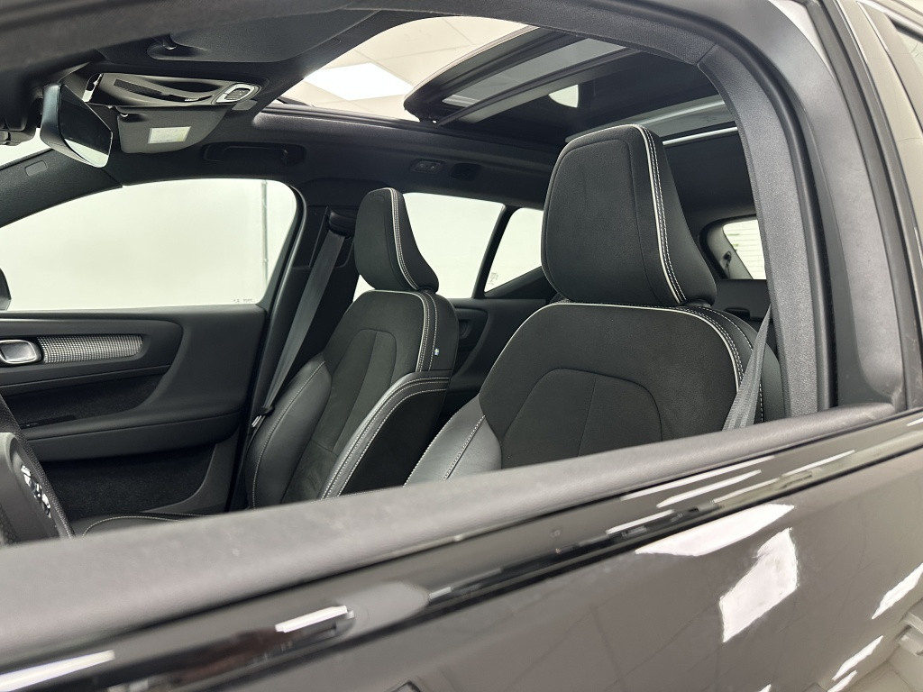 Volvo XC40 1.5 t4 rech r-design | trekhaak | adaptief cc. | 360 camera |