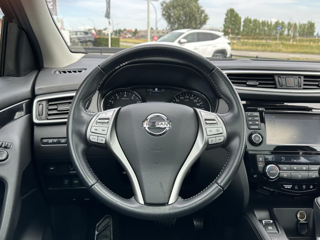 Nissan Qashqai 1.2 n-connecta | navigatie | 360° camera | trekhaak | keyles