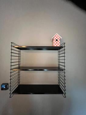 Rekje metaal zwart hoogte 67,5 breed 69,5 diep 21,5