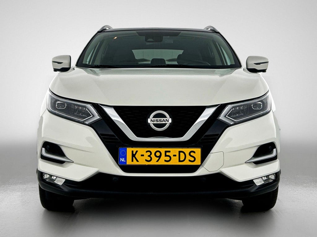 Nissan Qashqai 1.2 tekna | parkeer sensoren | lmv | panorama dak | navigati