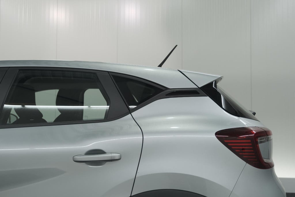Renault Captur tce 90 evolution | parkeersensoren | navigatie | allseason b