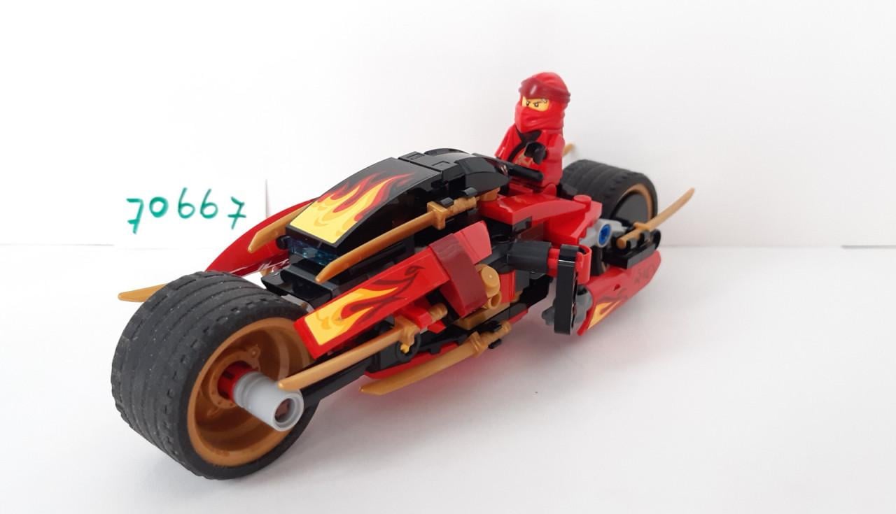 Lego Ninjago 70667:  Zwaardmotor van Kai & Sneeuwscooter van Zane