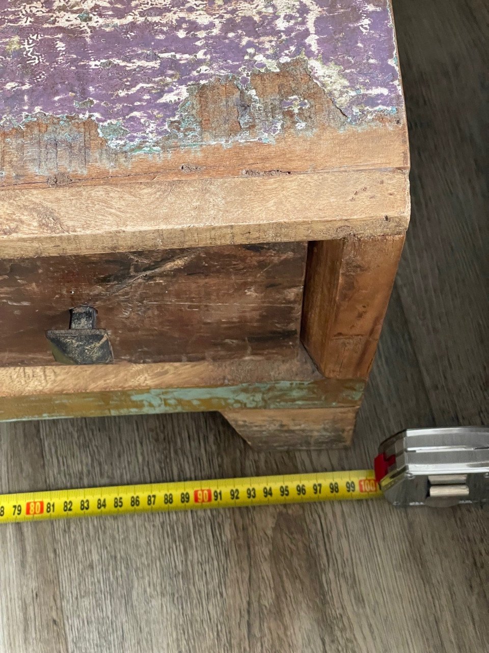 Trapkastje van massief gerecycled hout