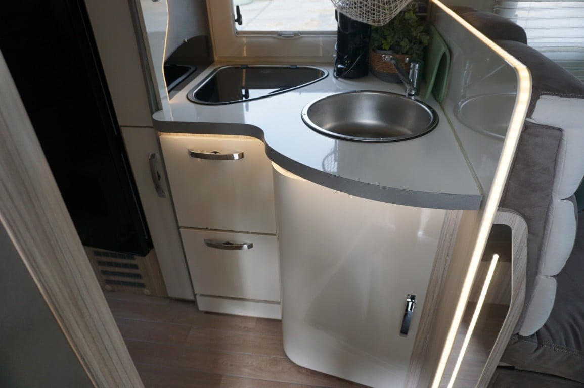 Elnagh T-Loft 450 uit 2021 met 30000km euro 6